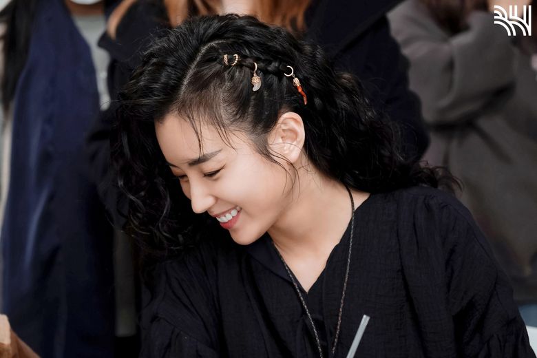 Han HyoJoo, Movie Poster Shooting Of "The Pirates : The Last Royal Treasure" Behind-the-Scene