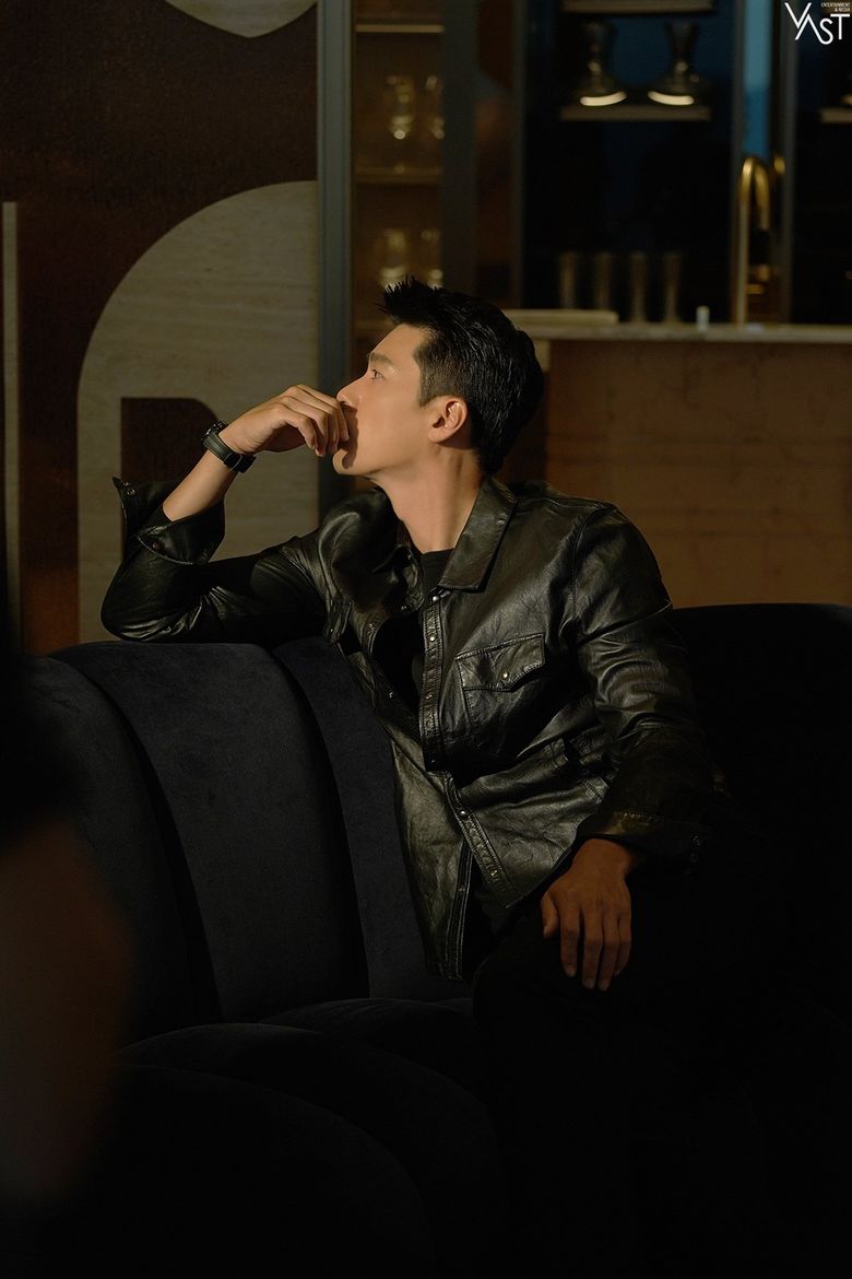 Hyun Bin, Photoshoot Behind-the-Scene - Part 2