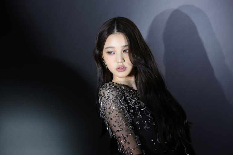 IVE's WonYoung For Harper's BAZAAR Korea Magazine December Issue Behind-the-Scene