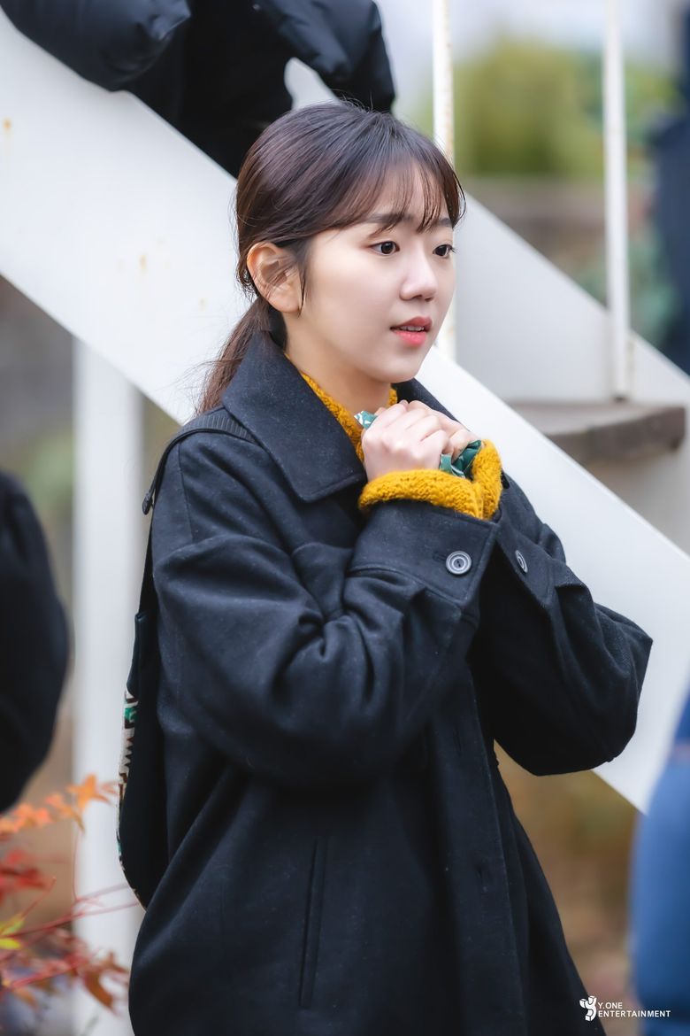 Jeon HyeWon, Drama “Our Beloved Summer” Set Behind-the-Scene