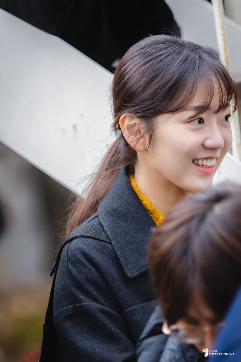 Jeon HyeWon, Drama “Our Beloved Summer” Set Behind-the-Scene