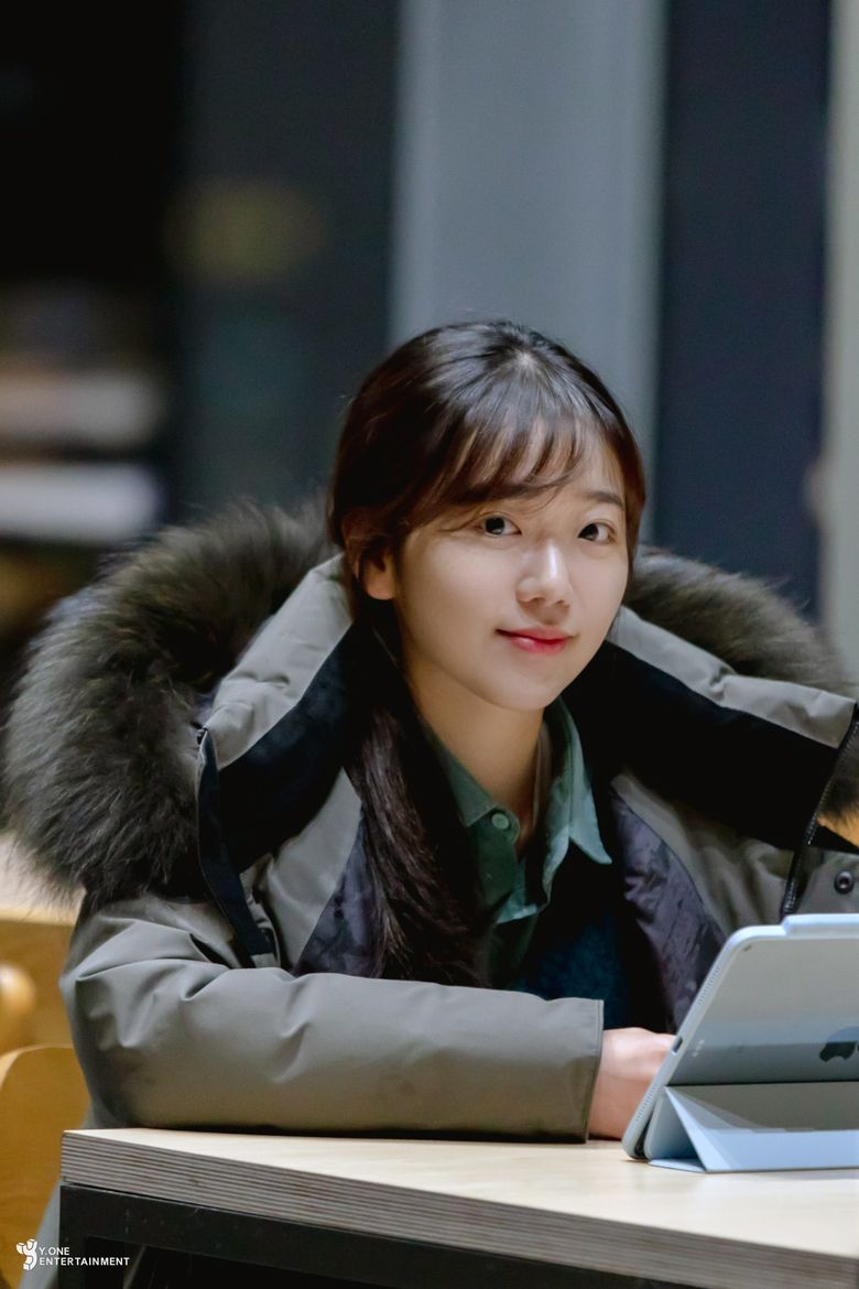 Jeon HyeWon, Drama “Our Beloved Summer” Set Behind-the-Scene