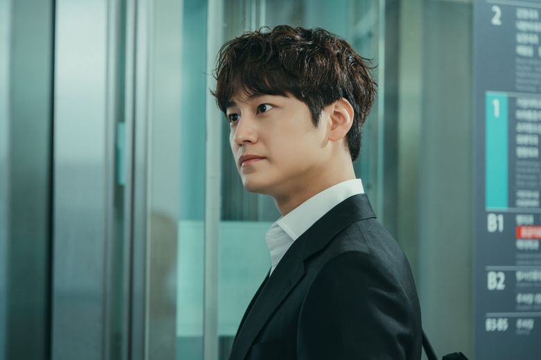 Kim Beom, Drama “Ghost Doctor” Set Behind-the-Scene