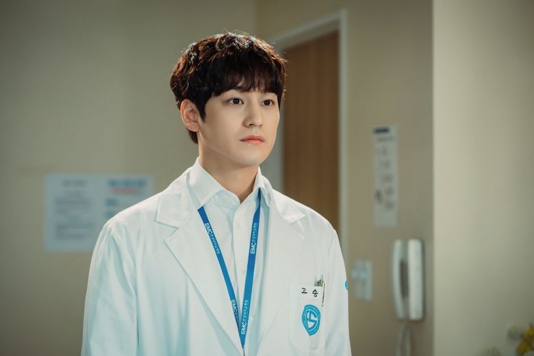 Kim Beom, Drama “Ghost Doctor” Set Behind-the-Scene