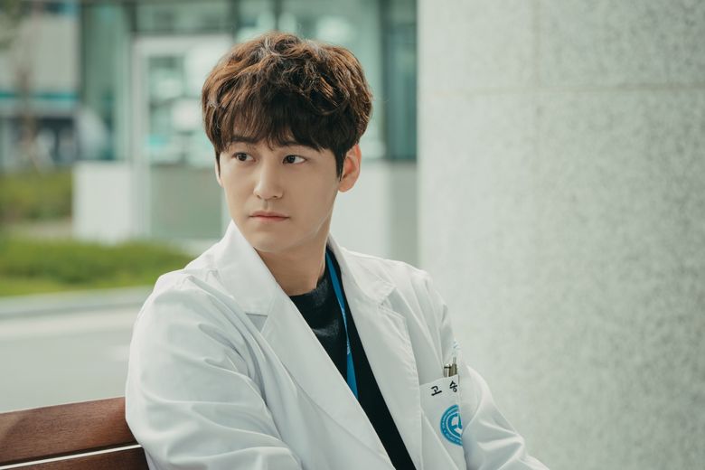 Kim Beom, Drama “Ghost Doctor” Set Behind-the-Scene