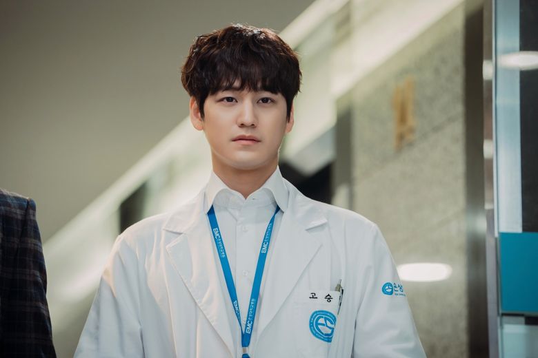 Kim Beom, Drama “Ghost Doctor” Set Behind-the-Scene