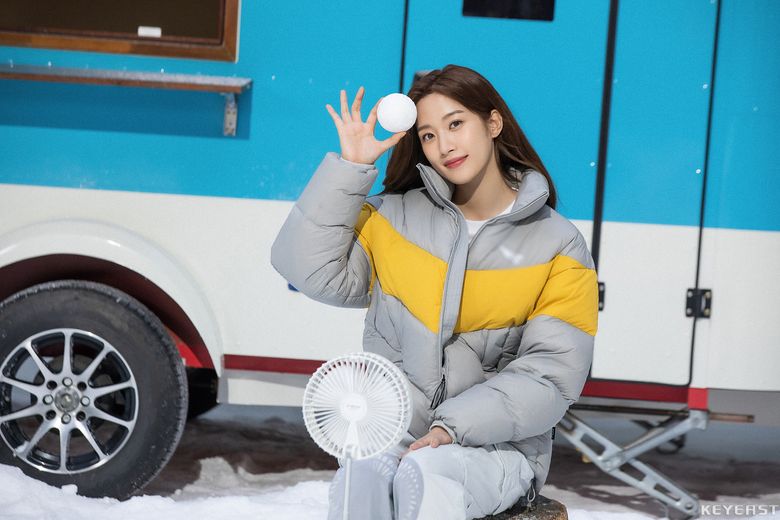 Mun KaYoung, Behind-the-Scene Of Outdoor Sportswear Shooting