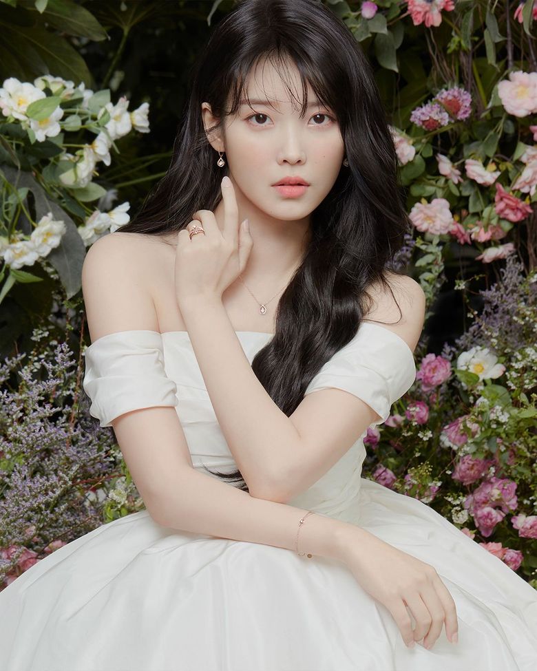 IU For 'J.ESTINA' 2022 S/S Campaign Commercial Photoshoot