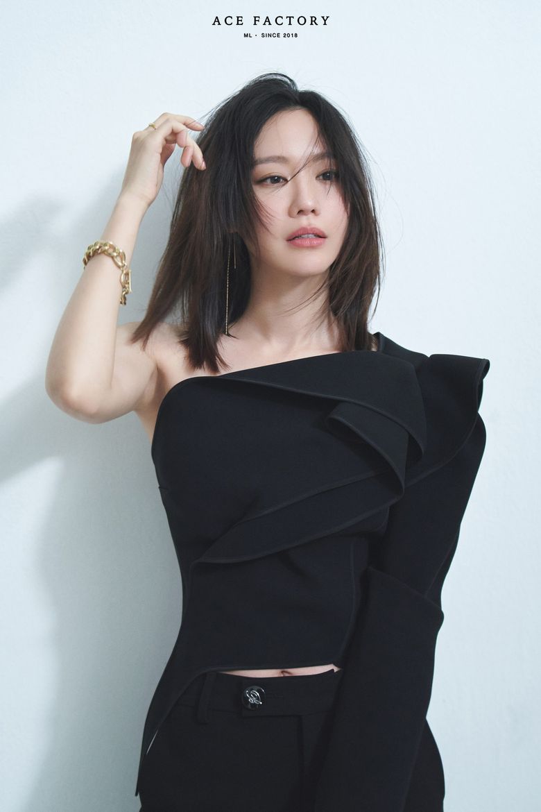 Kim Ajoong For Harper's BAZAAR Korea Magazine February Issue (+Behind-the-Scene) - Part 1