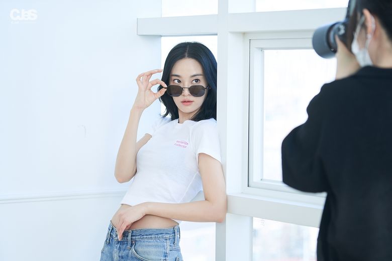 Lee JooYeon For PUBLIC BEACON 2022 Collection Photoshoot Behind-the-Scene