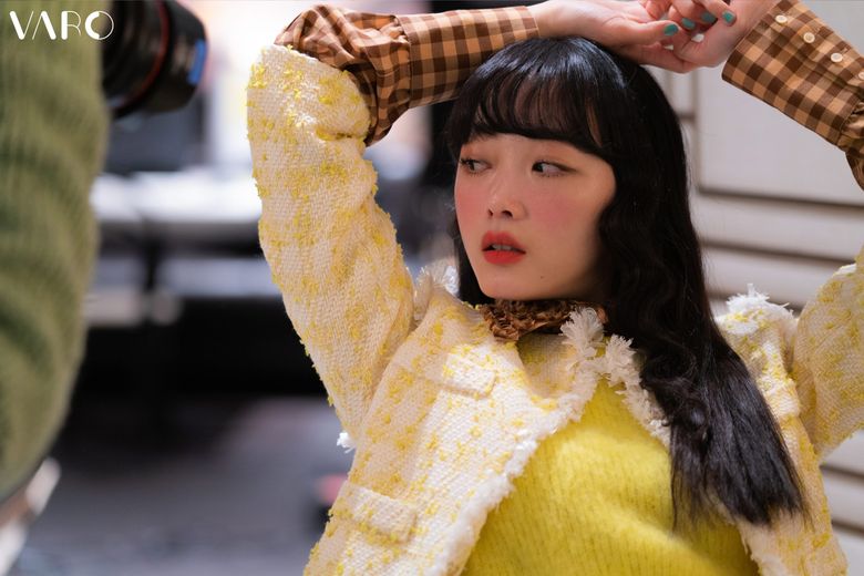 Lee YouMi For COSMOPOLITAN Korea Magazine February Issue Behind-the-Scene - Part 2