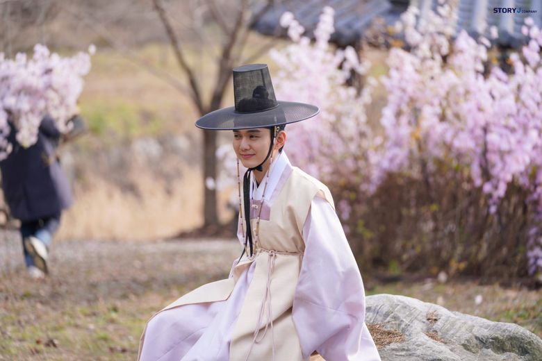 Yoo SeungHo, Drama "Moonshine" Set Behind-The-Scene - Part 4