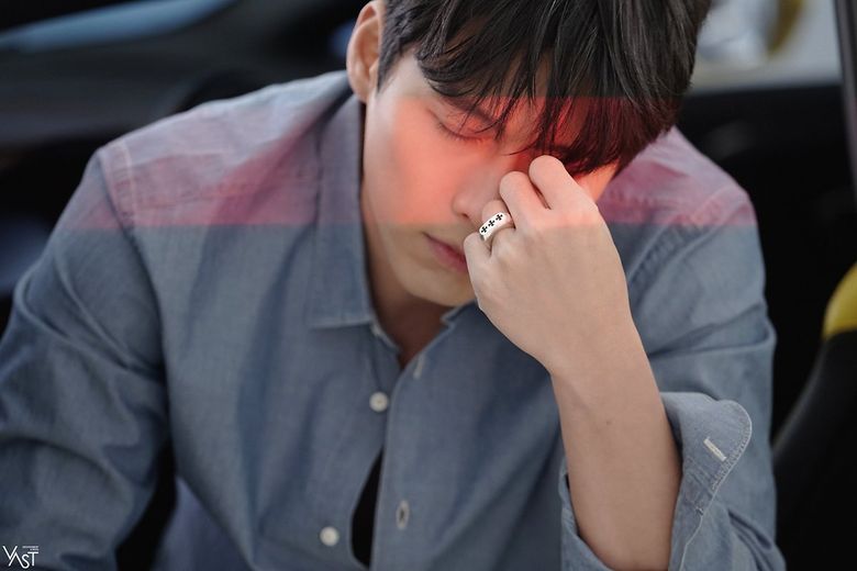 Hyun Bin, Photoshoot Behind-the-Scene - Part 1