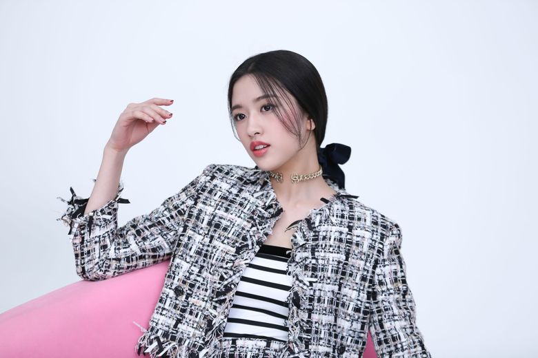 IVE's YuJin For Chanel Beauty x Marie Clarie March Issue Behind-the-Scene