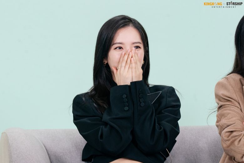 WJSN's Bona, Netflix X The Swoon Interview Behind-the-Scene Part 1