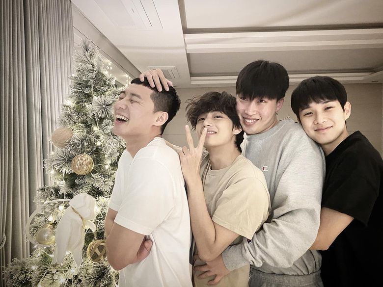 BTS' V, Park Bo-gum boast strong friendship on Jeju Island