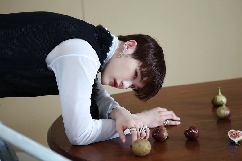 CIX's HyunSuk, Poster Shooting For UNIVERSE Behind-the-Scene