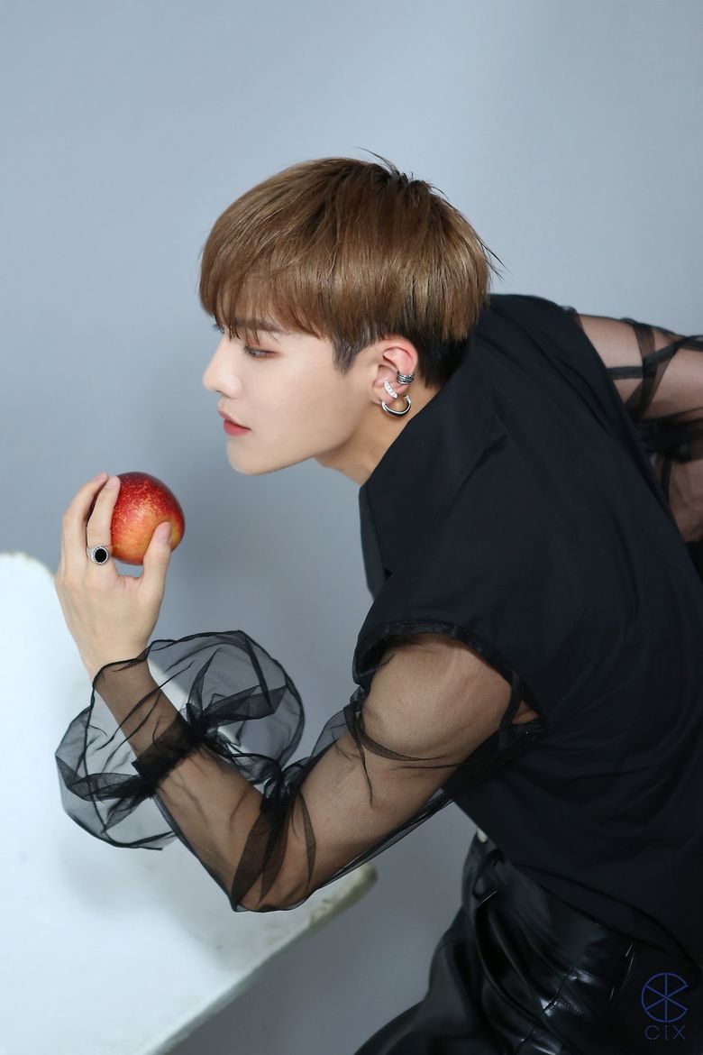 CIX's SeungHun, Poster Shooting For UNIVERSE Behind-the-Scene