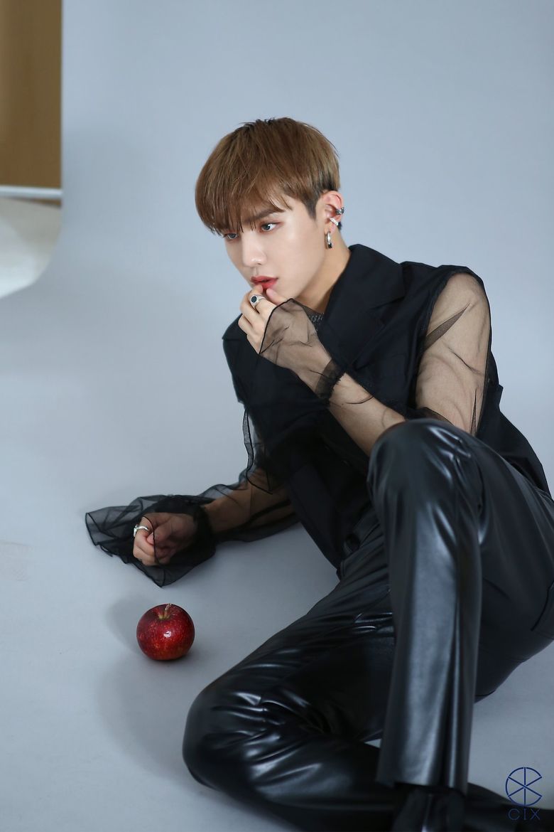 CIX's SeungHun, Poster Shooting For UNIVERSE Behind-the-Scene