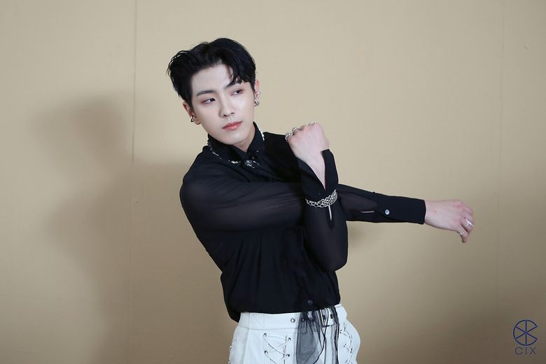 CIX's YongHee, Poster Shooting For UNIVERSE Behind-the-Scene