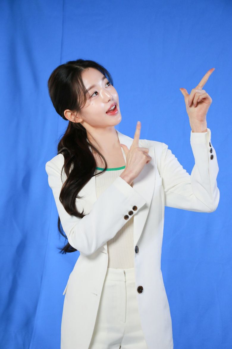 IVE's Jang WonYoung, Commercial Shooting Behind-the-Scene