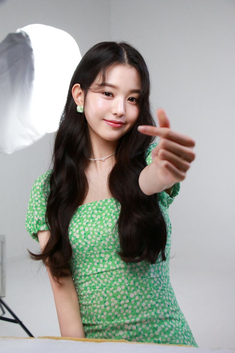 IVE's Jang WonYoung, Commercial Shooting Behind-the-Scene