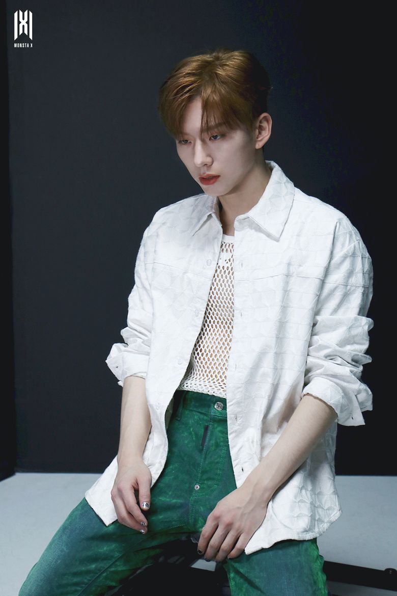 MONSTA X's KiHyun For COSMOPOLITAN KOREA Magazine Set Behind-the-Scene