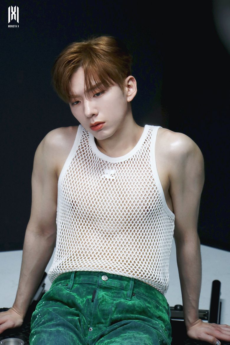 MONSTA X's KiHyun For COSMOPOLITAN KOREA Magazine Set Behind-the-Scene