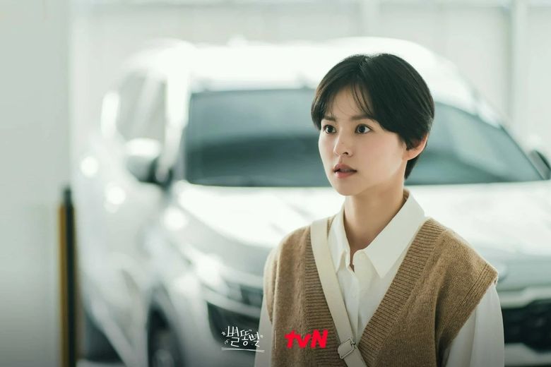 N.Flyings Lee SeungHyub raises expectations for her role in "Beautiful stars" With just one glance
