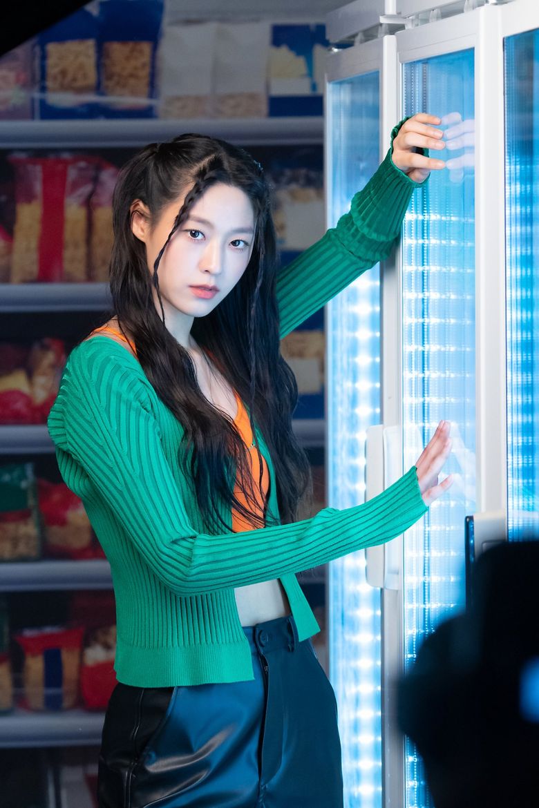 AOA's SeolHyun, Drama "The Killer's Shopping List" Set Behind-the-Scene Part 1