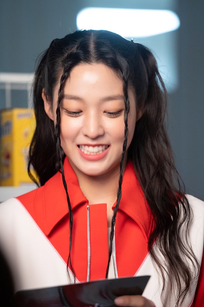 AOA's SeolHyun, Drama "The Killer's Shopping List" Set Behind-the-Scene Part 1