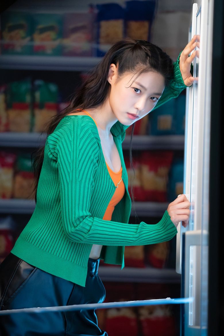 AOA's SeolHyun, Drama "The Killer's Shopping List" Set Behind-the-Scene Part 1