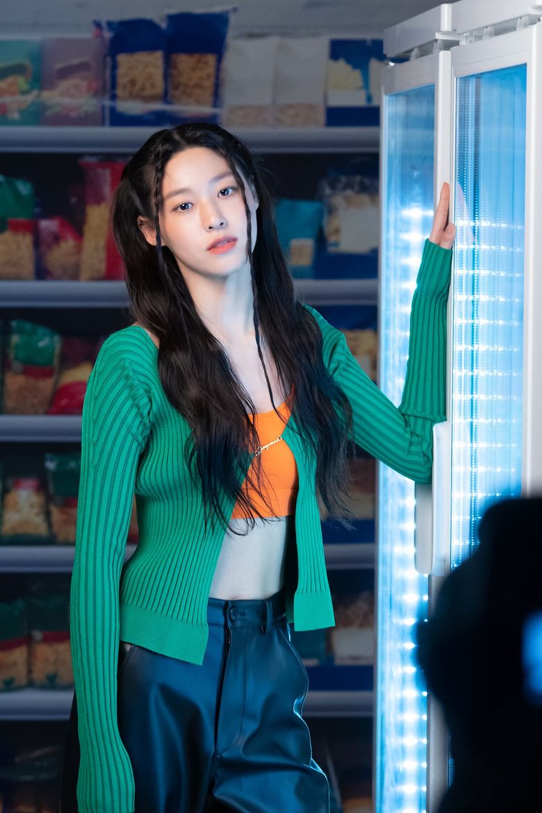 AOA's SeolHyun, Drama "The Killer's Shopping List" Set Behind-the-Scene Part 1