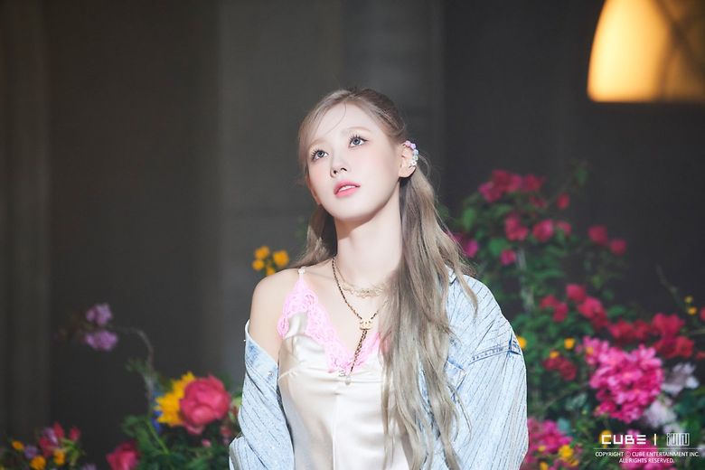 (G)I-DLE's MiYeon, Filming 'Drive' MV Set Behind-the-Scene Part 2