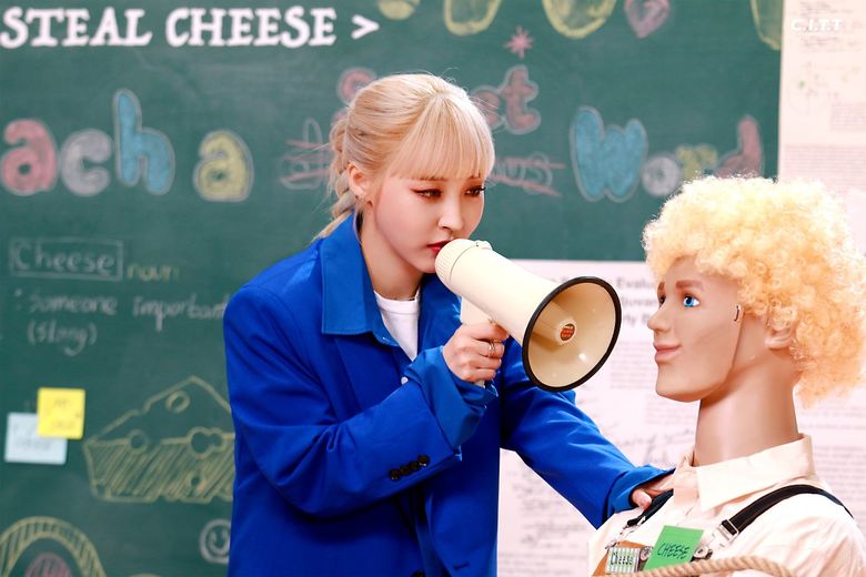 MAMAMOO's MoonByul, Filming 'C.I.T.T (Cheese in the Trap)' MV Behind-the-Scene Part 1