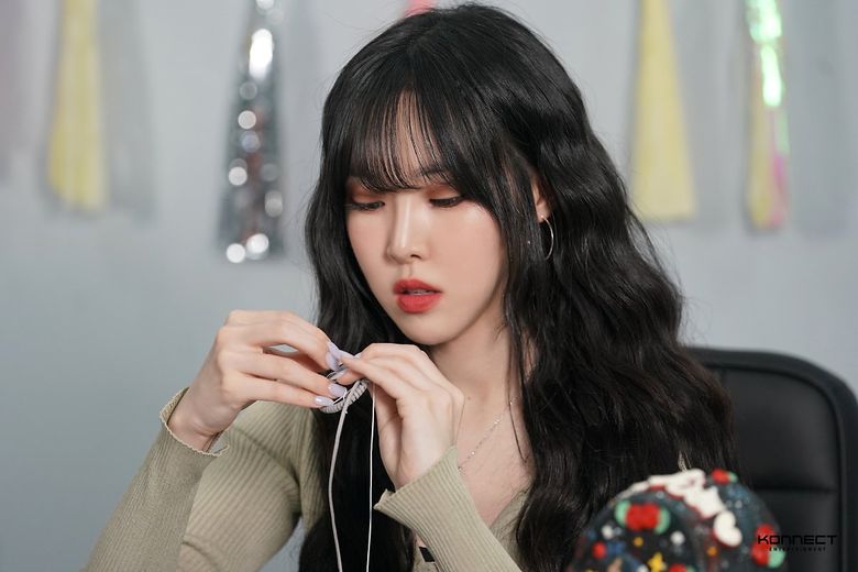 YuJu, Solo Debut 100 Days Live Behind-the-Scene