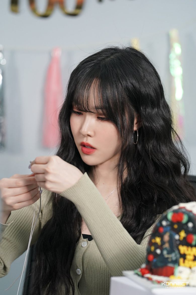 YuJu, Solo Debut 100 Days Live Behind-the-Scene