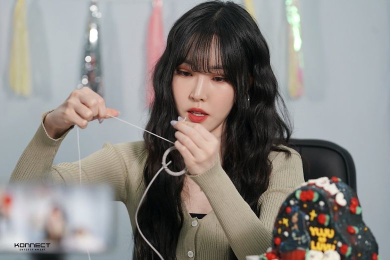 YuJu, Solo Debut 100 Days Live Behind-the-Scene