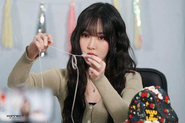 YuJu, Solo Debut 100 Days Live Behind-the-Scene