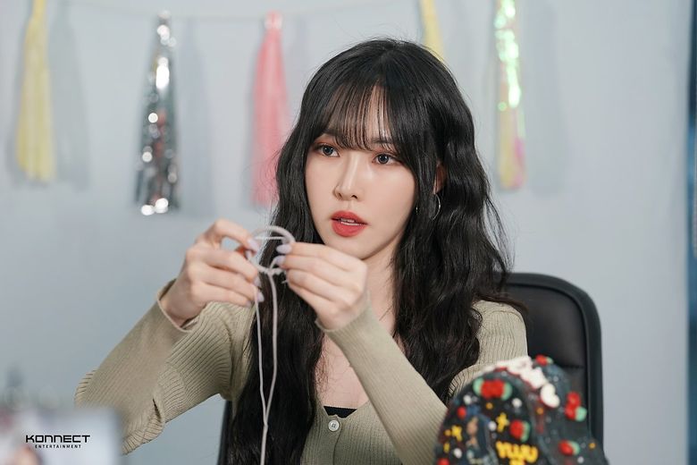 YuJu, Solo Debut 100 Days Live Behind-the-Scene