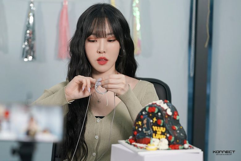 YuJu, Solo Debut 100 Days Live Behind-the-Scene