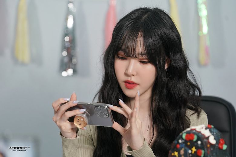 YuJu, Solo Debut 100 Days Live Behind-the-Scene