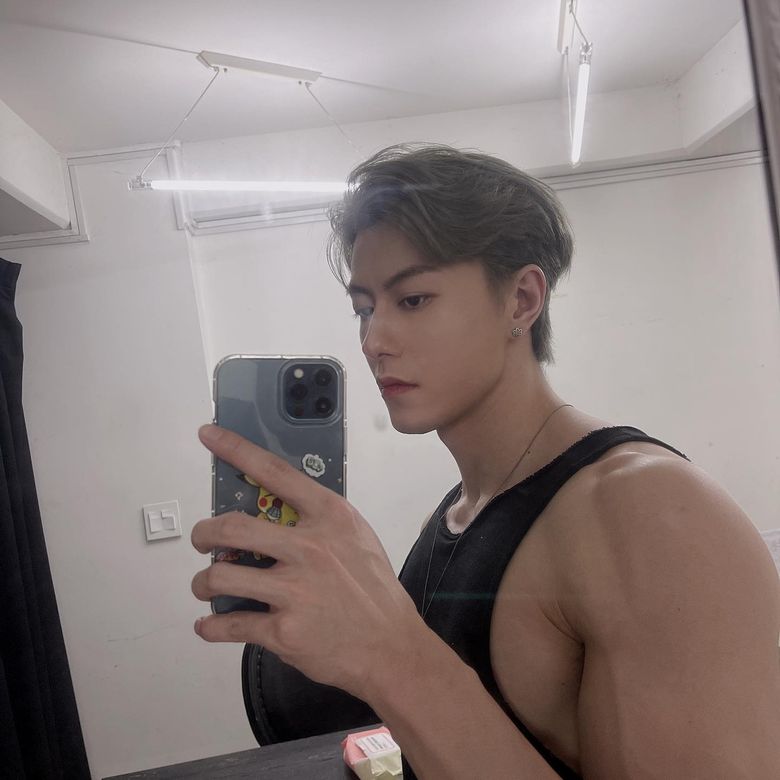     10 Male K-Pop Idols With Muscular Arms We Can't Get Over (Part 2)