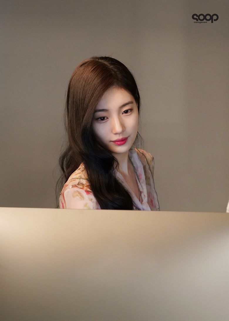 Suzy, Shooting Drama "Anna" Poster Behind-the-Scene Part 2