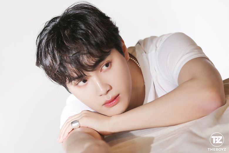 THE BOYZ's Ju HakNyeon For 1st Look May Issue Behind-the-Scene