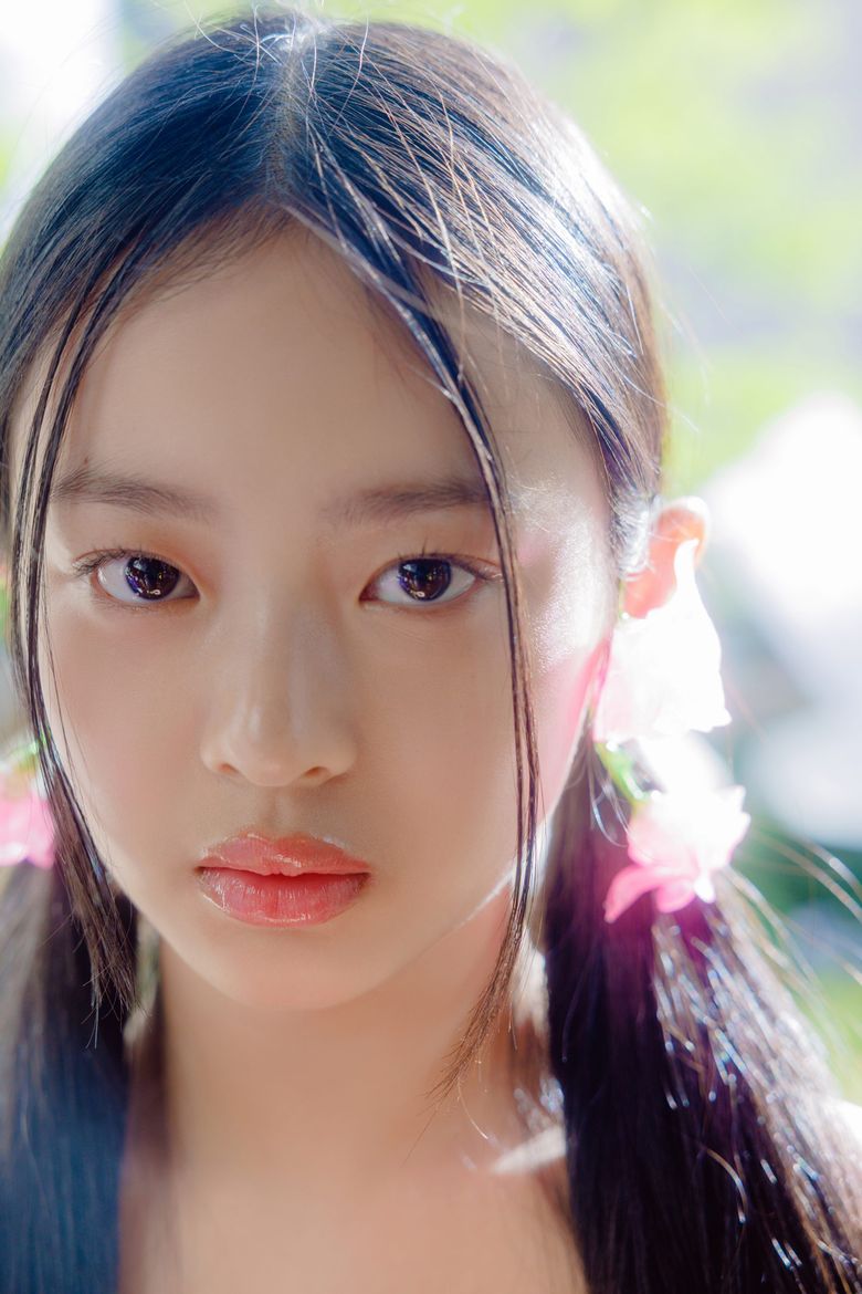 NewJeans HYEIN Is BTS·TXT's Big Fan; She Is About to Debut Under