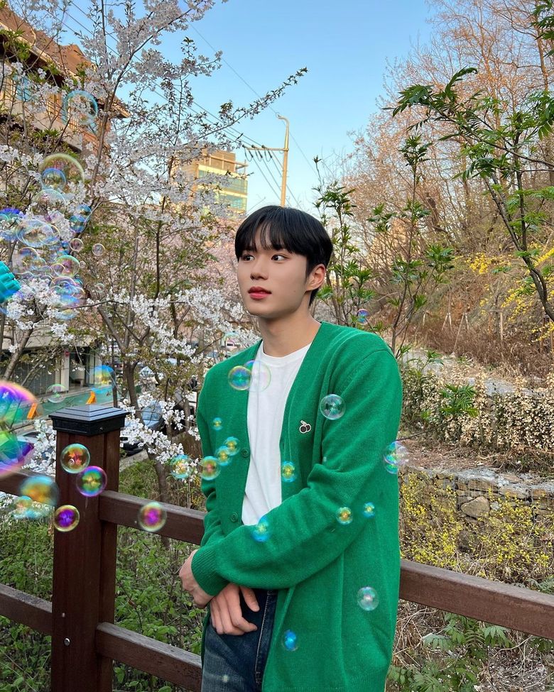 Check Out: Cha Eun-woo Looks Dapper In A Green Shirt-Coat And