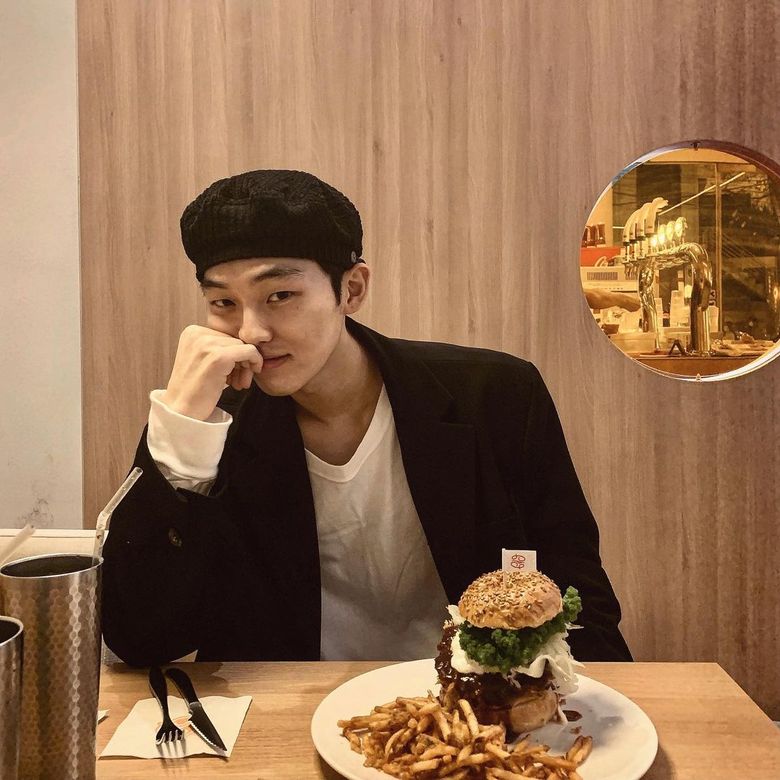 Choi HyunWook'un Erkek Arkadaş Malzeme Resimlerinden En İyileri