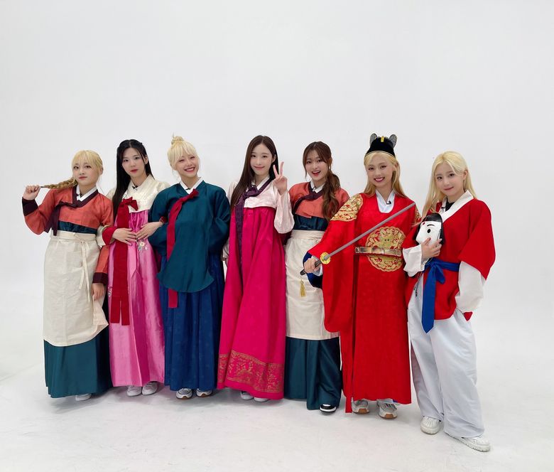   Chuseok 2022 İçin Geleneksel Kıyafetleriyle Fotoğraf Yayınlayan 32 K-Pop İdolü