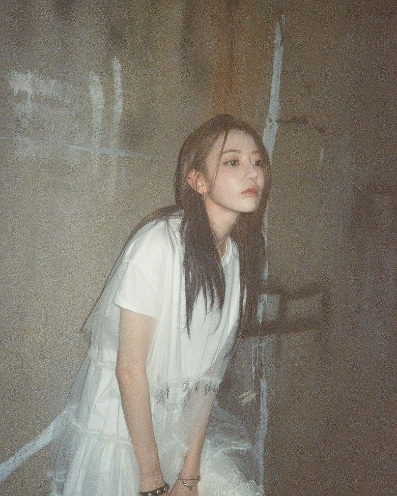 7 Female K Pop Idols Who Are Into Film Photography And Serving Aesthetic Nostalgia  - 65